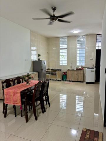 Almost fully furnished 3 STOREY TERRACE BANGI AVENUE, BANGI 1