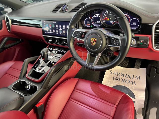 Red Leather Seat 2022 Porsche Cayenne 3.0 Coupe - 4