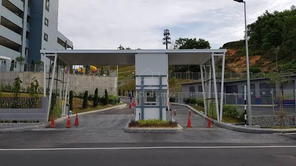Puncak Saujana 1