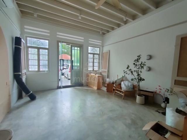 Ground Floor Office Lot Georgetown With Airconds Nice Condition 1