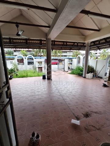 Freehold End lot USJ 4 2 storey terrace Subang Jaya 4