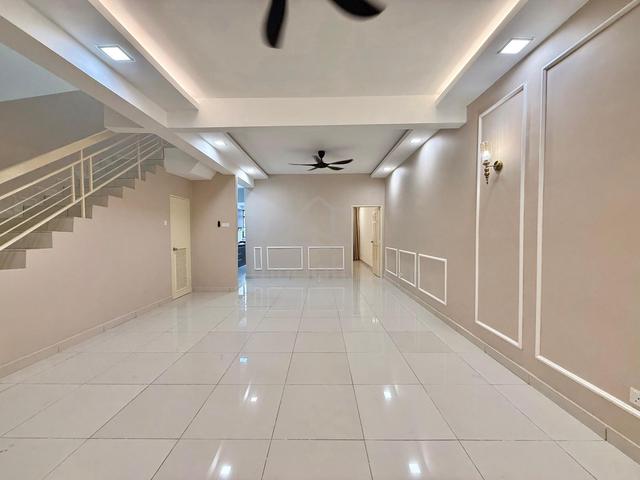 [NEAR MRT] Double Storey Taman Dato Demang Seri Kembangan 1