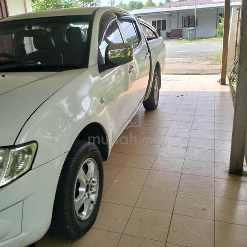 2011 Mitsubishi TRITON 2.5 LITE KA4TNJNMR - 1
