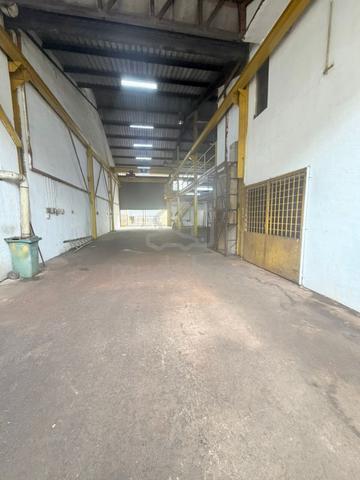 seri kembangan ,taman universiti indah, factory warehouse size 3200sf 1