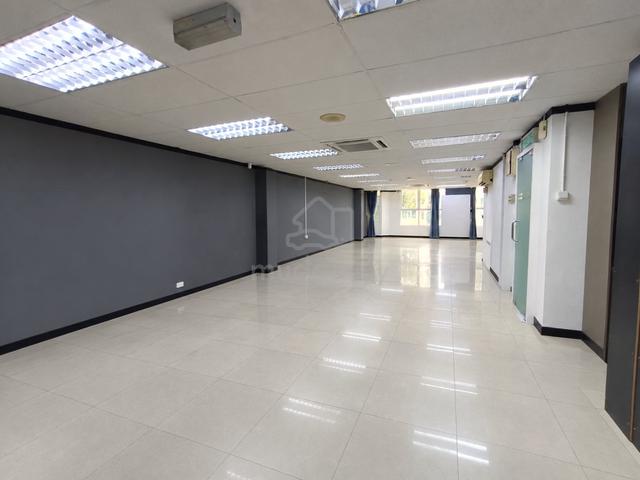 Bandar Puteri Puchong shop office 1900sf 24x80 Renovate unit 1