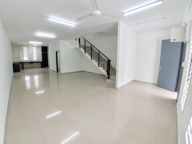 ( Cheapest Unit ) 3 Storey Intermediate Bangi Avenue Bangi 1