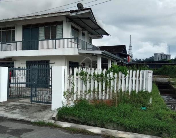 Semi-Detached House For Sale at Jalan Mendu, Kuching 1