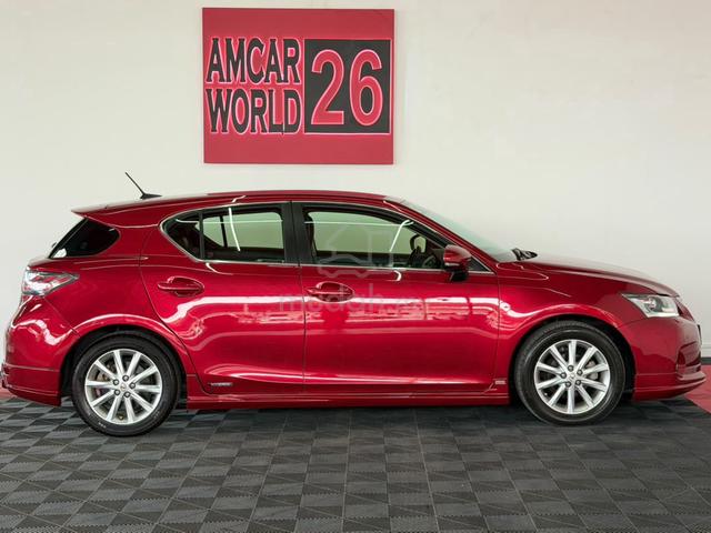 ORI2011 Lexus CT200 1.8 H LUXURY F SPORT ONE OWNER - 4