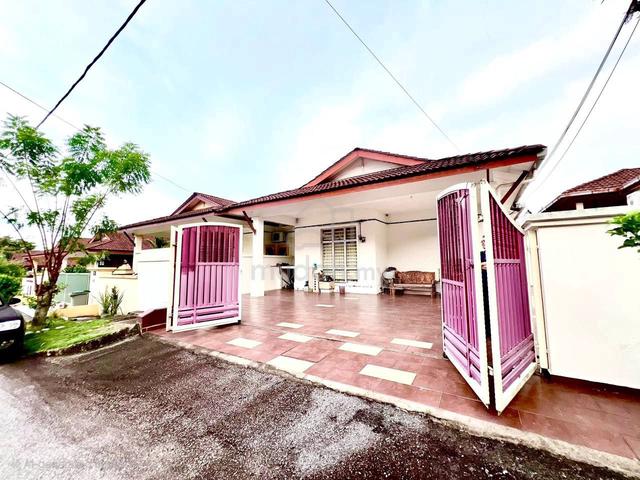 Big Land Size Semi-D Single Storey Bali Villa, Seremban 2 1
