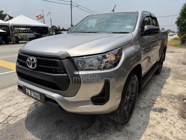 Toyota HILUX 2.4(A)REVO E D/C VNT 6PSD 4X4 Pickups - 2