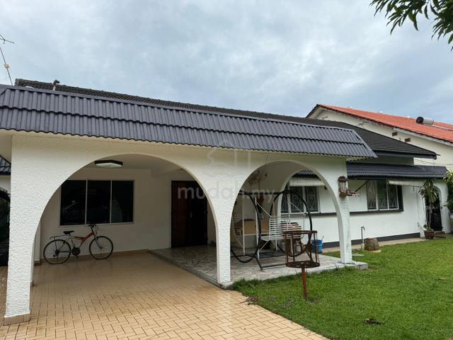 Below bank value Single Storey Vintage Bungalow Tmn Muhibbah Klebang 1