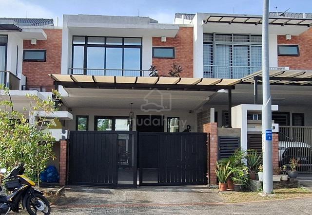 PARTIALLY FURNISHED & RENOVATED Elmina Valley 3 Double Storey Terrace 1