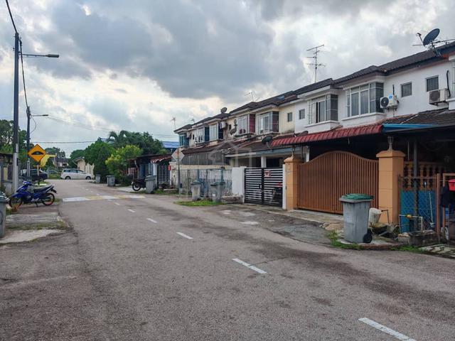 Jual Rumah Teres 2 Tingkat Cahaya Masai Johor - persekitaran rumah teres dua tingkat sebenar