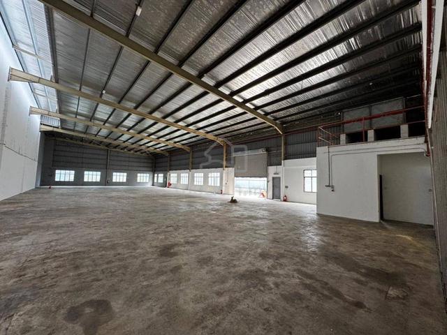 Pekan Nanas 18000sqft Semi-D Factory 1