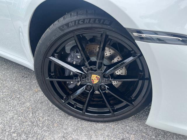 2022 Porsche 911 3.0 CARRERA (5k Milleage) - 2