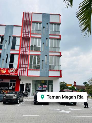 Megah Ria Kota Puteri Shop Lot, With Lift & 3mth FREE RENT Period