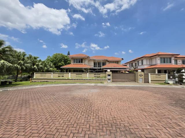 FACING LAKE VIEW !! 80x90 Ambang Botanic 1 Double Sty Bungalow Corner 1