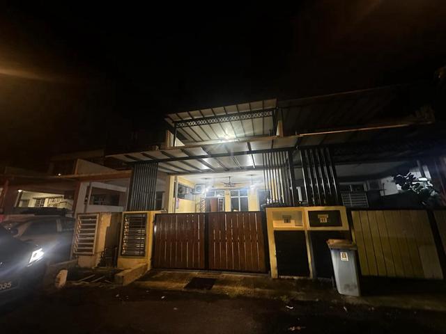 Renovated Facing open : Teres 2 Tingkat Jalan Bangau Telok Panglima 1