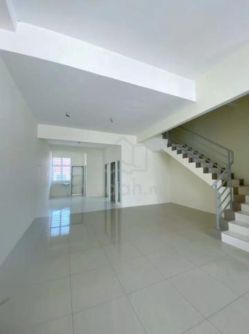 2.5 storey terrace house 1