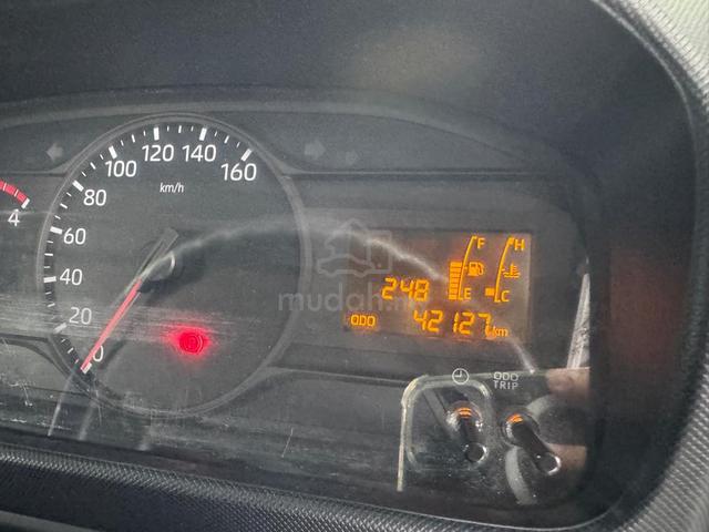 2022 Hino XZU600R Curtain Side 10 Kaki Boleh Loan - photo 5 of 6