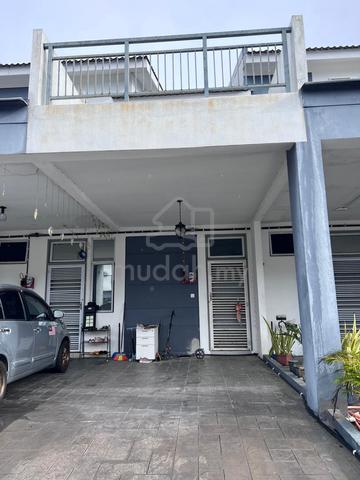 Townhouse Simfoni Perdana for rent 1