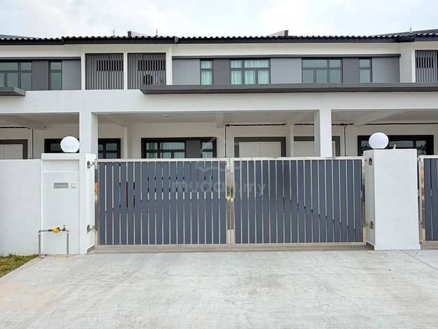 Double Storey House Taman Bukit Perdana Kluang | LPPSA | 4R3B  1