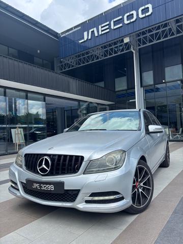 2013 Mercedes Benz C200 CGI BlueEFCY - 1