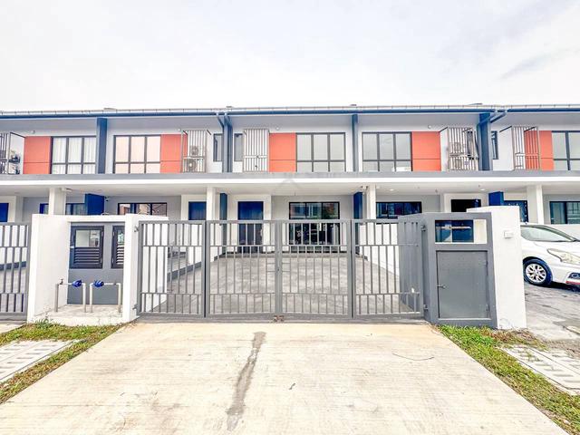 NEGOTIABLE PRICEš„Double Storey Bandar Bukit Raja Casira 3 Klang 1