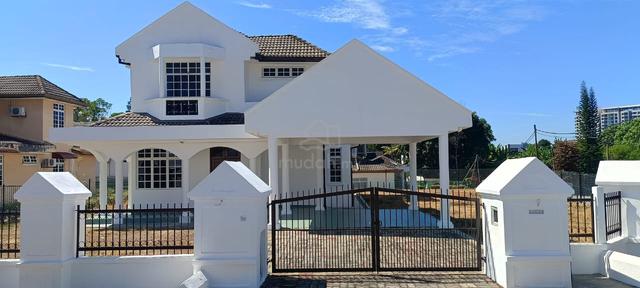 DOUBLE STOREY BUNGALOW HOUSE @ BUKIT JED ( Corner Lot ), Seremban 1