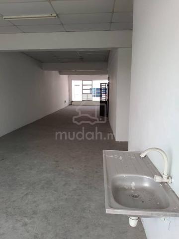 Taman Tropika, 3 storey shoplot below bank value, full loan cash back 1