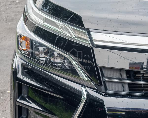 2021 Toyota VOXY 2.0 ZS KIRAMEKI III (A) - 2