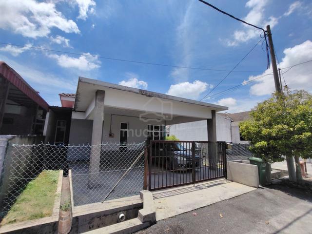 Semi-d Setingkat Bandar Kuantan Putri, Kuantan 1
