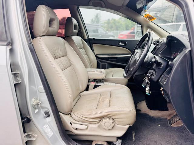 2004 Honda STREAM 2.0 IV (A) - 5
