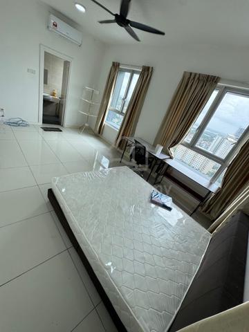Epic residence apartment room for rent male only / Larkin area/ 1