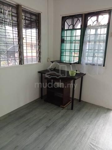 Rumah teres tingkat atas untuk disewa di Taman Medan 1