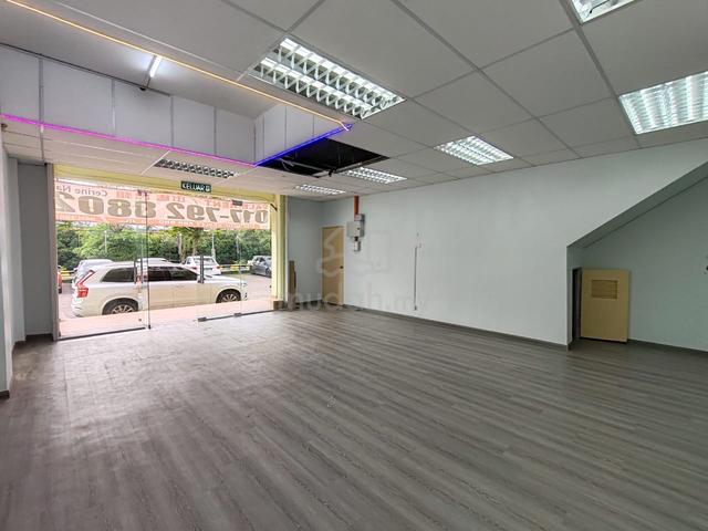 Mount Austin Shoplot Facing Main Road For Rent 3