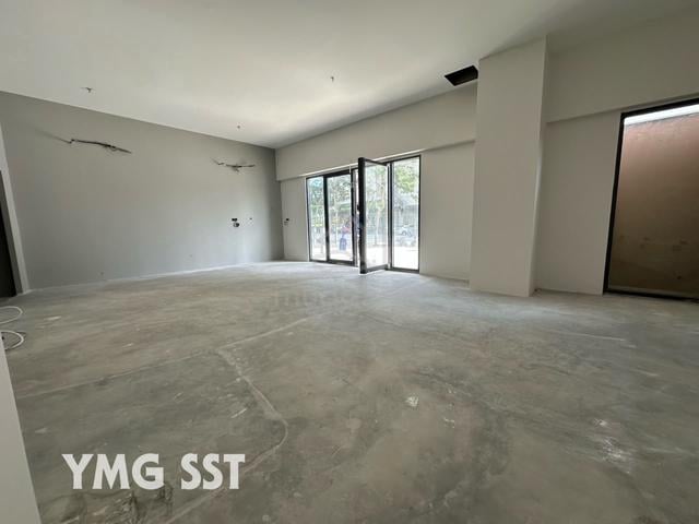 Kota Bayuemas Klang Pier8 Gravit8 Ground Floor Shop for Rent sewa 1