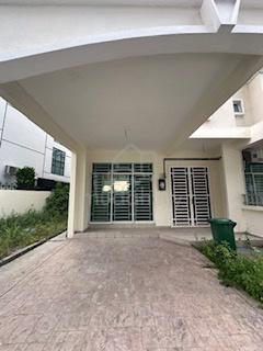 3 Storey Link Villa @ Pantai Jerjak - Well Condition 1