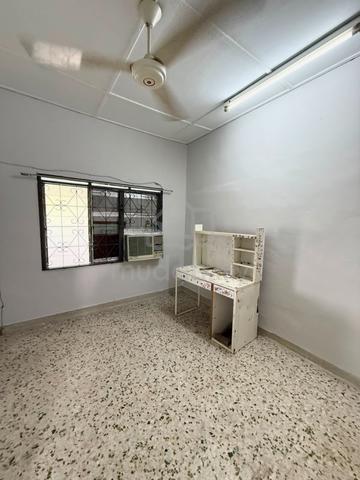 Ulu Tiram Single Storey Low Cost 2Bed 1Bath @ Jalan Zamrud 1