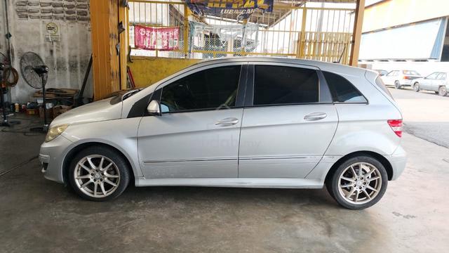 MERCEDES BANK  B180 1.7 A (Direct Owner) - 3