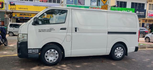 2013 Toyota HIACE 2.5 KDH200R FACELIFT (M) - 4