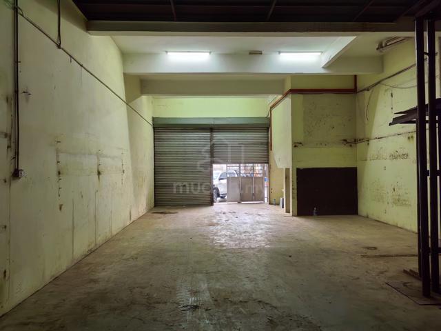 1.5 Storey Factory, Pusat Perindustrian Kinrara, TK5, Puchong 1