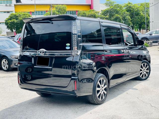 2018 Toyota VOXY V 2.0 (A) 8SEAT POWER DOOR FULON - 4