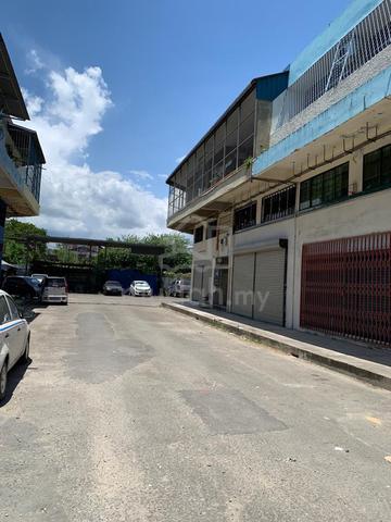 2 adjacent units Light Industry Shoplot Taman Selayang Kolombong 1