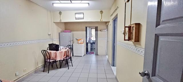 Flat Taman Cahaya Indah 1