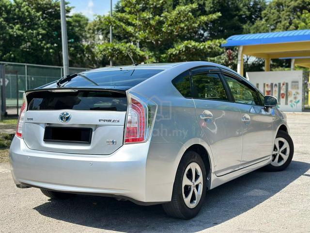 2013 PRiUS 1.8 LUXURY FACELIFT JBL L/SEAT R/CAMERA - 2