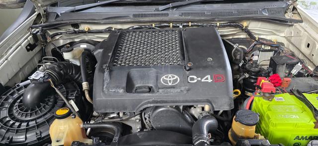 2011 Toyota HILUX 3.0 G DUAL CAB (A) - 4