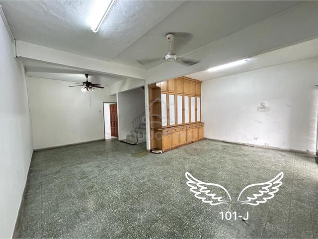 Below Market!!Jalan Meru Klang Double Storey Terrace House 1