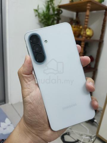 samsung A57 5G 256GB - photo 2 of 6
