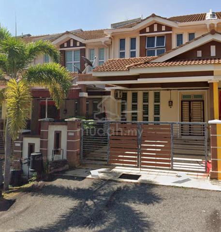 A decent double-storey house suitable for small family. 1